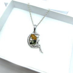 Collar Hada Sobre Media Luna de Ambar Baltico Plata Fina