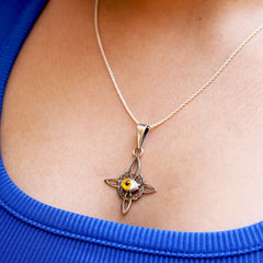 Collar Nudo de Bruja Ojo Turco Amarillo Plata