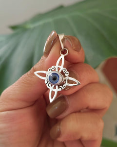 Dije Nudo de Brujas con Ojo Turco Verde Azul Amarillo Plata 925
