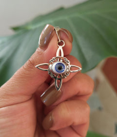 Dije Nudo de Brujas con Ojo Turco Verde Azul Amarillo Plata 925