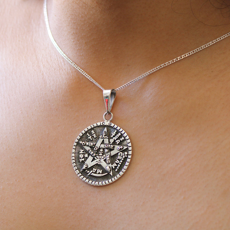 Dije Tetragramaton Jumbo Plata 950